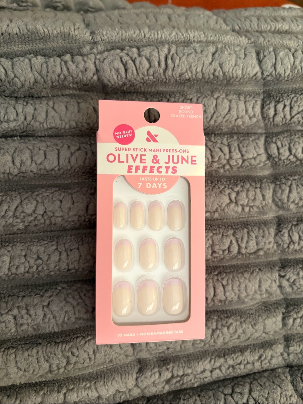 Olive & June Effects Short Round Press-On Nails - Sheer Pink French
